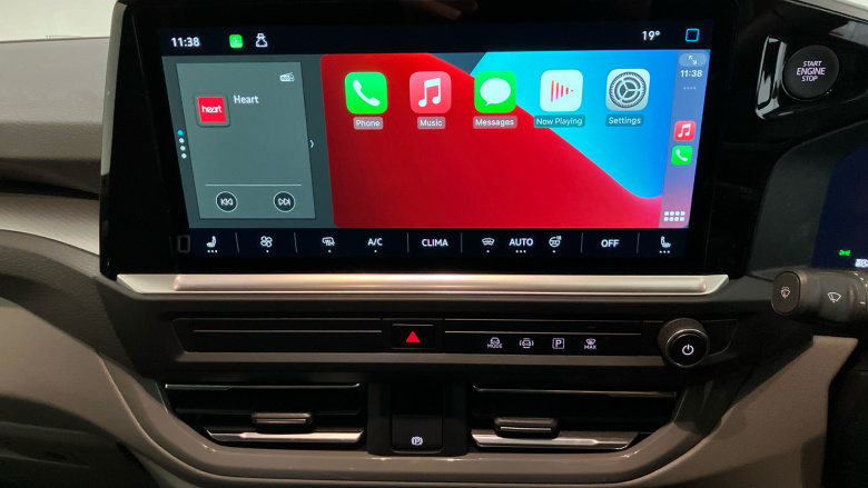 Volkswagen Transporter T32 Swb Electric 160kW 65kWh Commerce Pro Van Auto